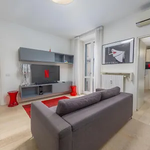 Kramer House, In The Fashion District! Apartment